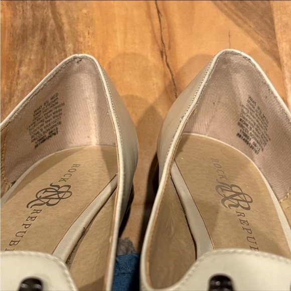 Rock & Republic Cream with Silver Skull Accents Slip on Flats Shoes Size 8.5 - Picture 8 of 10